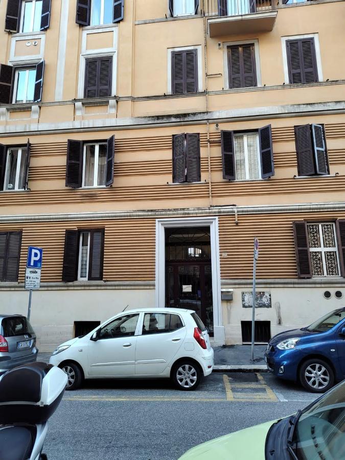 Vivirome - 2 Bedrooms Apartment - San Giovanni エクステリア 写真