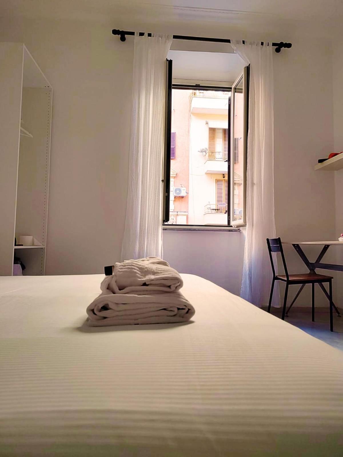 Vivirome - 2 Bedrooms Apartment - San Giovanni エクステリア 写真