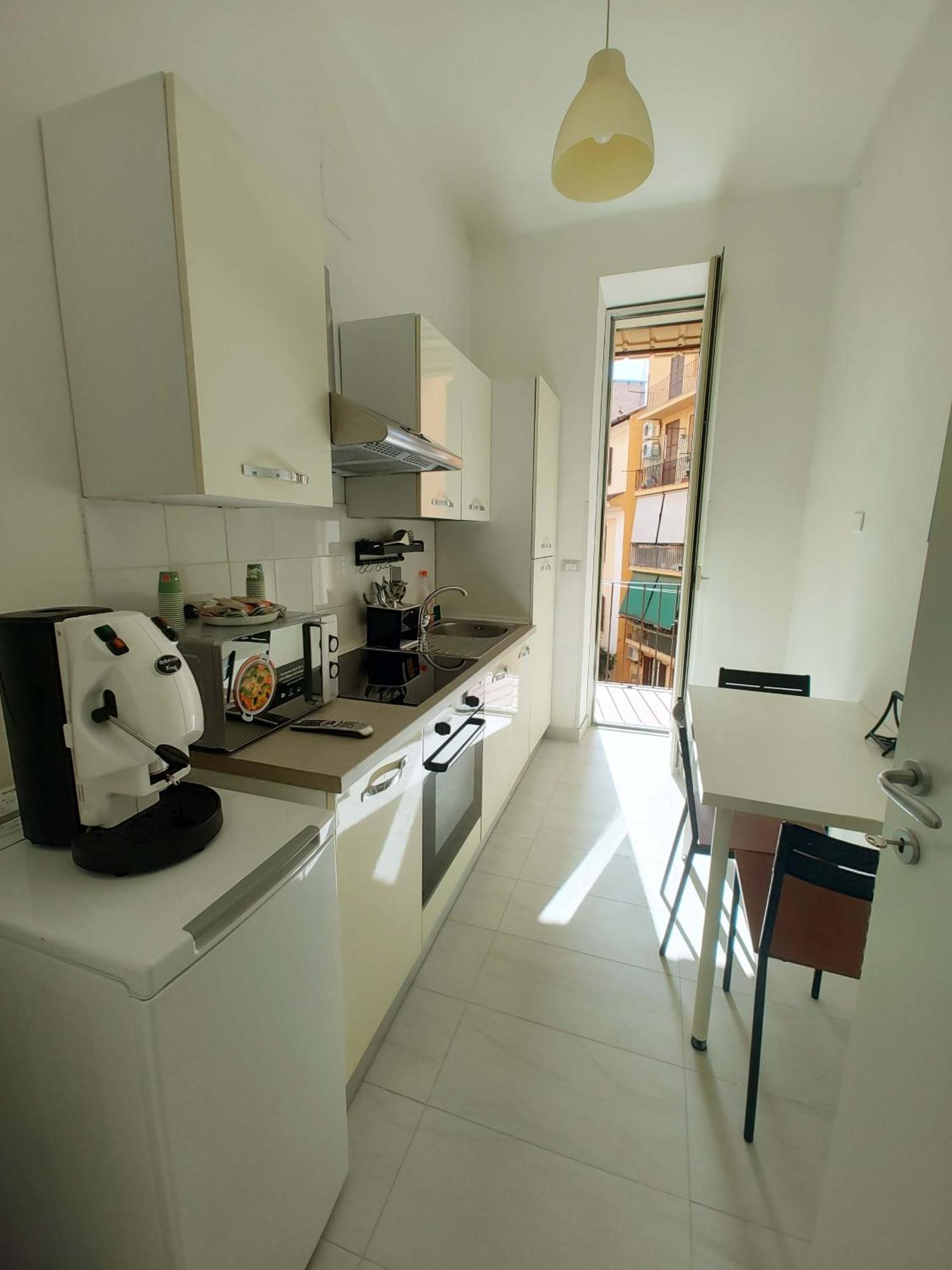 Vivirome - 2 Bedrooms Apartment - San Giovanni エクステリア 写真